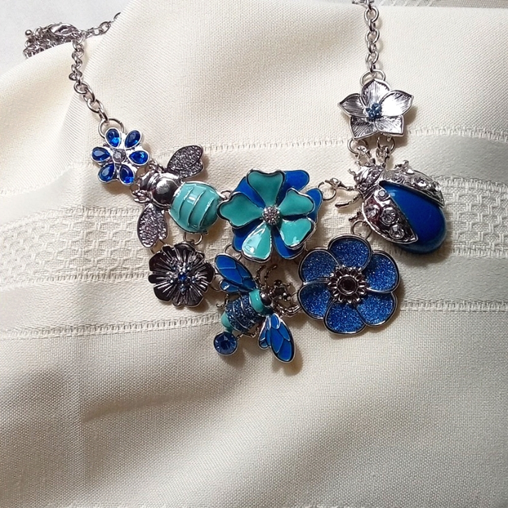 SILVER NECKLACE WITH BLUES & TEAL FLOWERS & BEES - Picture 5 of 5